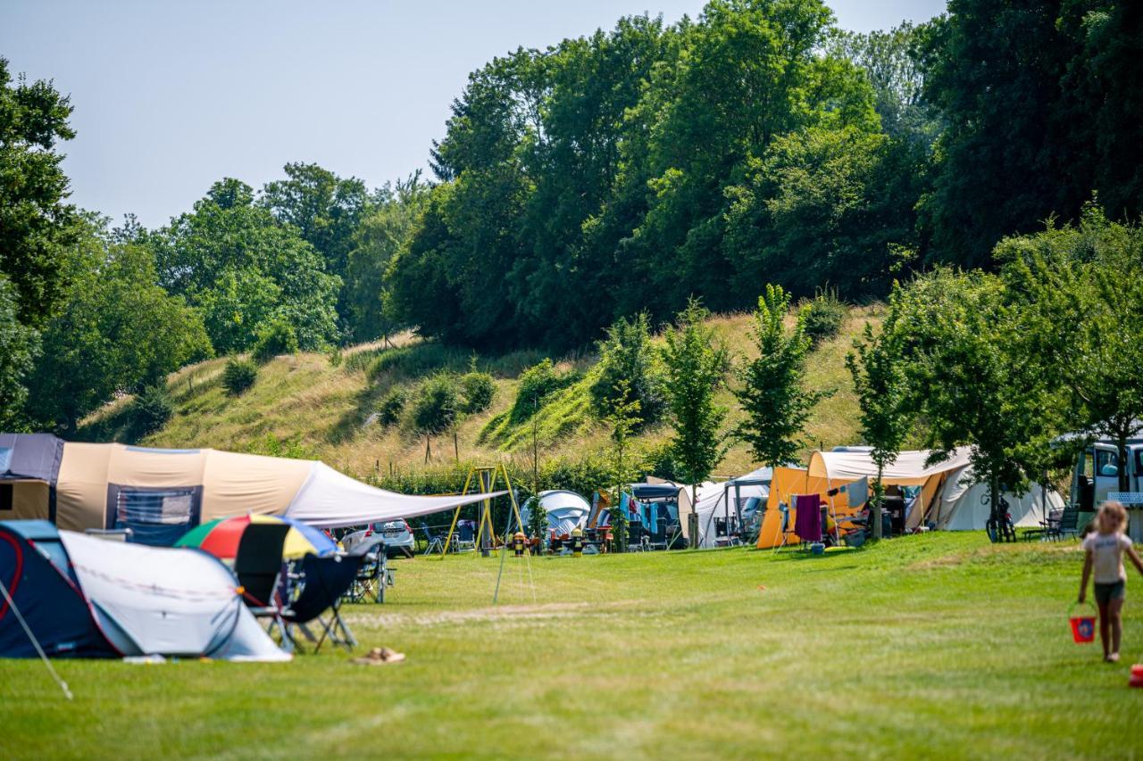 Vakantiepark Vinkenhof Schin op Geul Buitenkant foto